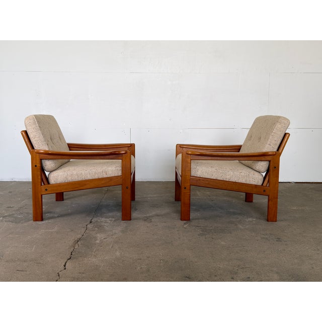 Wood Mid-Century Modern Teak Lounge Chairs in Wool Bouclé, 1960s, Set of 2 For Sale - Image 7 of 12