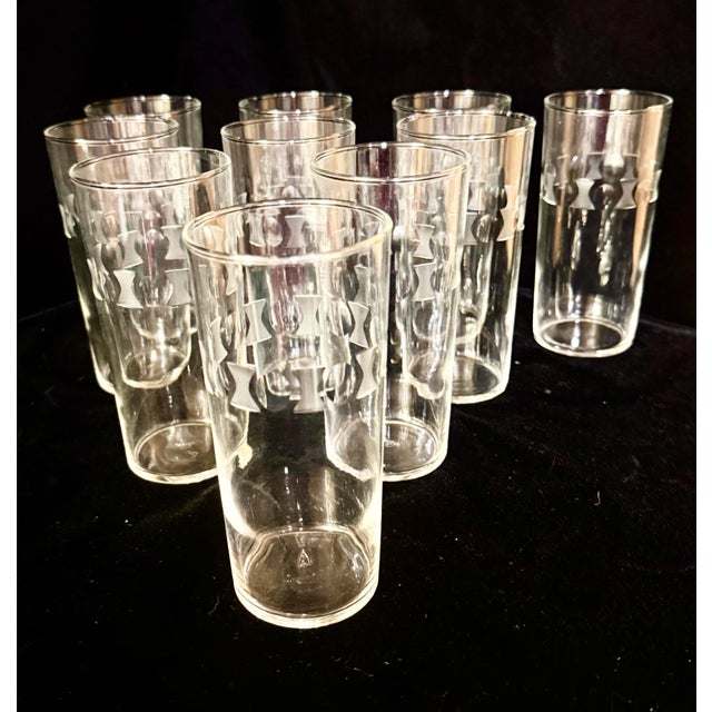 Mid 20th Century Vintage Federal Glass Etched Highball Glasses - Set of 10 For Sale - Image 5 of 12