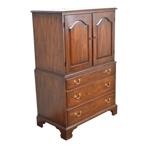 Henkel Harris Georgian Solid Mahogany Gentleman's Chest