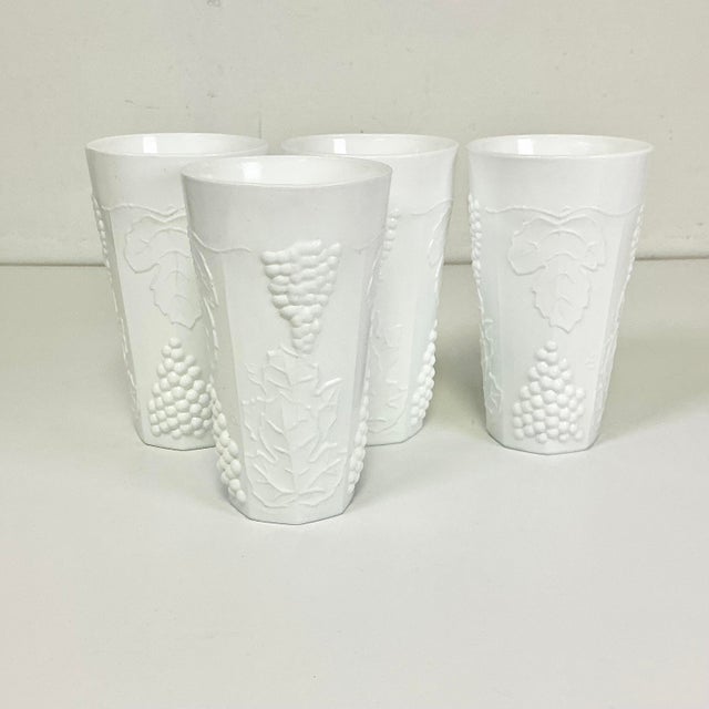 1970s Vintage Americana Arts & Crafts Indiana Glass Grape Milk Glass Tumblers - Set of 4. For Sale - Image 6 of 8