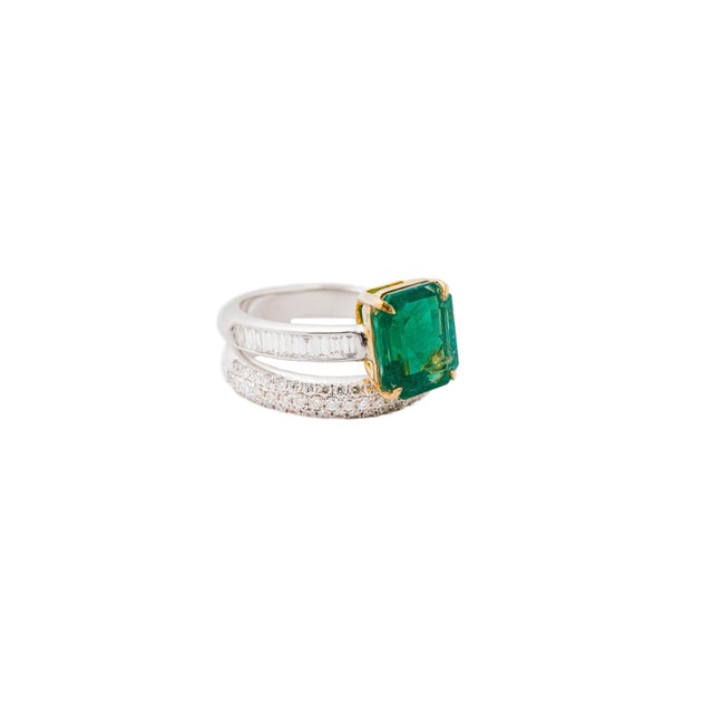 Natural Zambian Emerald 3.44cts & Diamond 0.93cts Ring in 18k gold For Sale - Image 11 of 18