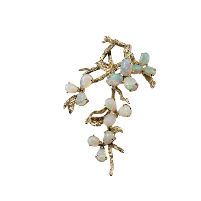 Mid 20th Century 12 Karat Yellow Gold and Opal Floral Brooch For Sale - Image 4 of 6