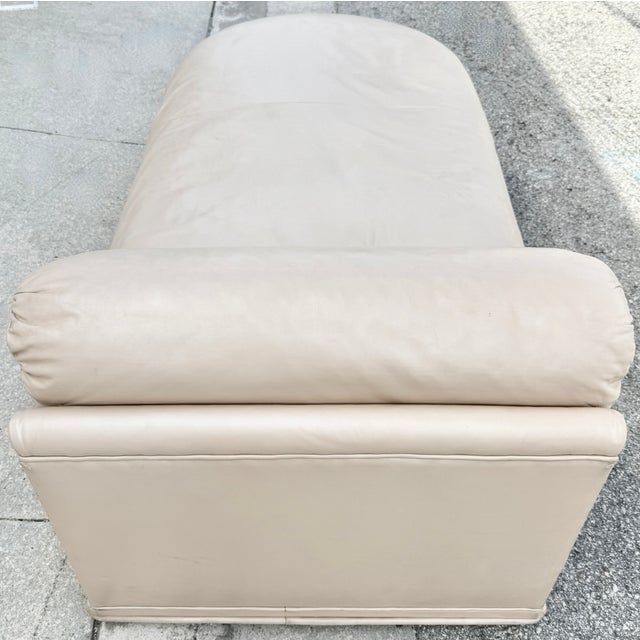 1980s Translucent Beige Leather Chaise Lounge by Preview From 80's For Sale - Image 5 of 16