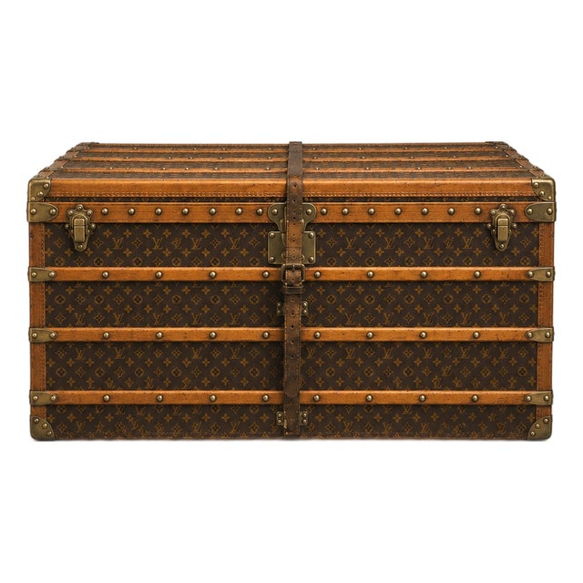Trunk from Louis Vuitton, 1920s For Sale