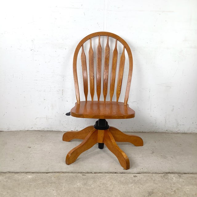 This vintage Scandinavian Modern desk chair captures the effortless balance of form and function that has made Nordic...