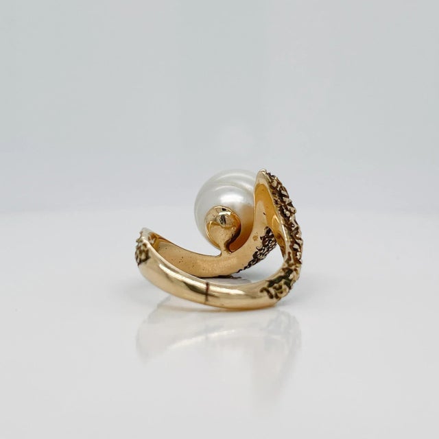 Mid 20th Century Vintage Brutalist Textured 14 Karat Yellow Gold & Baroque Pearl Cocktail Ring Size 4.5 For Sale - Image 5 of 12