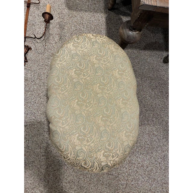 Late 20th-Century Vintage French Provincial or Hollywood Regency Style Skirted Vanity Bench For Sale - Image 4 of 7