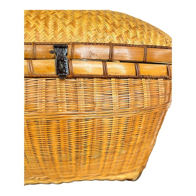 Rattan, Wicker Storage Basket. Large Enough for Blanket Storage. For Sale