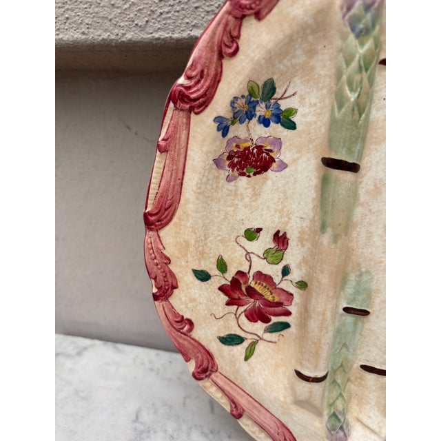 French Country 19th Century Longchamp Majolica Asparagus Plate With Flowers For Sale - Image 3 of 5