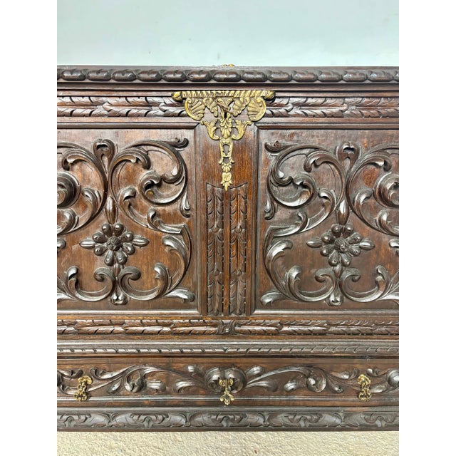 Traditional 1930s Spanish Carved Blanket Chest, Renaissance Revival Style For Sale - Image 3 of 16