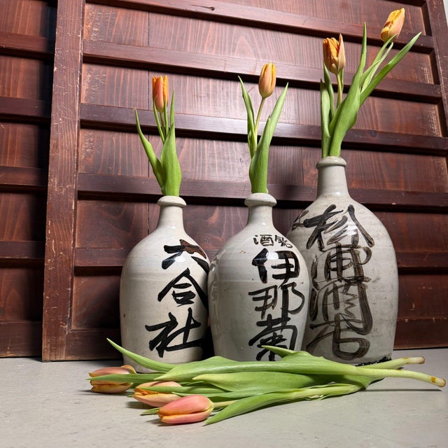 Ceramic Japanese Tokkuri Sake Bottles with Calligraphy, 1940s, Set of 3 For Sale - Image 7 of 11