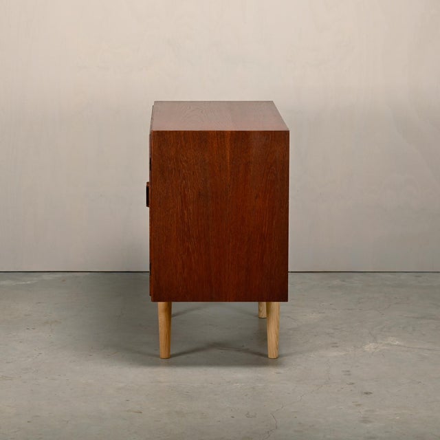 Wood Small Sideboard in Teak and Oak by Børge Mogensen for Søborg Møbelfabrik, 1950s For Sale - Image 7 of 16