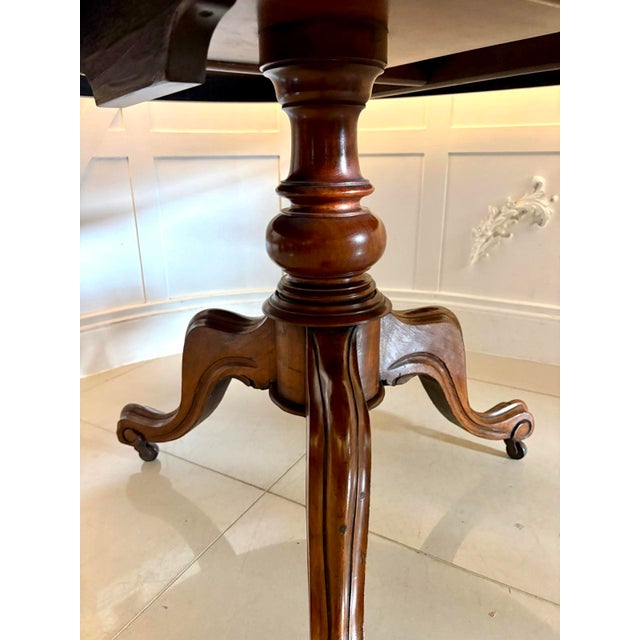Antique Victorian English Figured Mahogany Dining Table, 1860s For Sale - Image 6 of 8