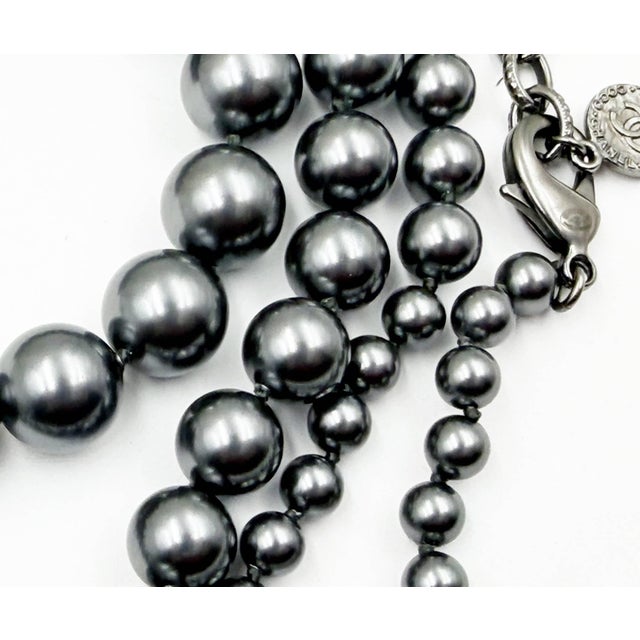 Chanel Chanel Gunmetal CC Scatter Pearl Gray Pearl Long Necklace 100 Year Anniversary For Sale - Image 4 of 6