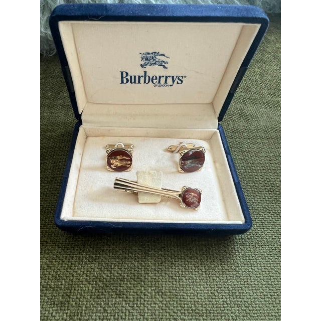Vintage Burberry Gold Plate & Red Lacquer Cufflinks & Tie Clip "Circa 1970s" For Sale In New York - Image 6 of 18