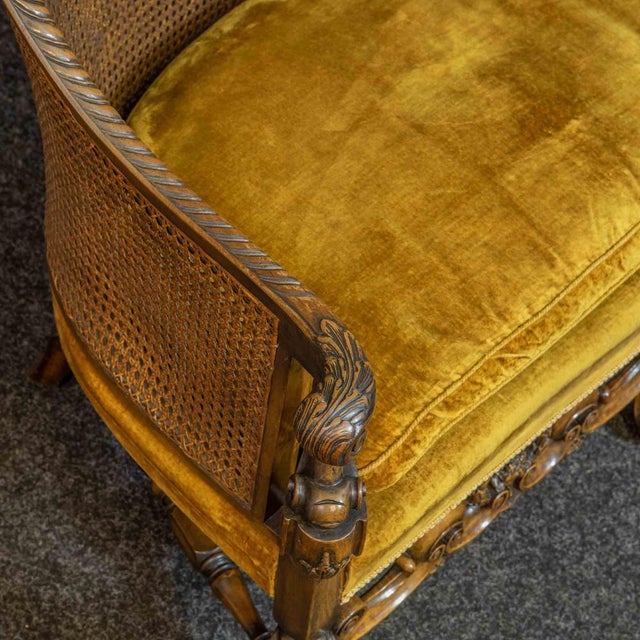 William and Mary Style Walnut Sofa, 1920s For Sale - Image 6 of 14