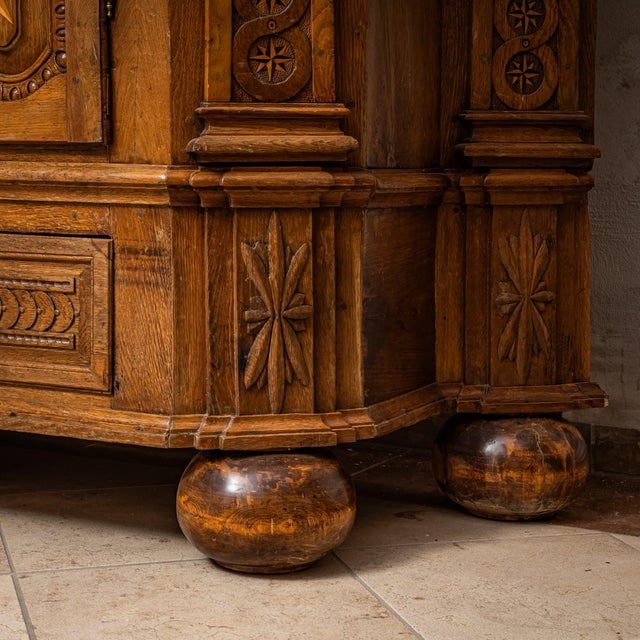 German Baroque Wardrobe in Oak, 1700s For Sale - Image 6 of 10