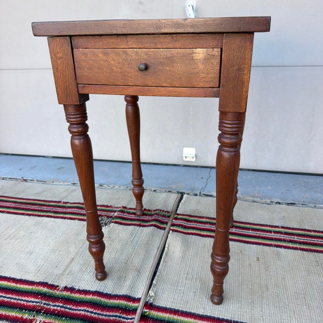 Wood Antique Sheraton Walnut One-Drawer Side Table, Pennsylvania, Circa 1830s For Sale - Image 7 of 13