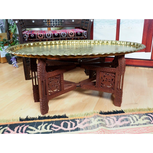 1950s Orient Arabic Engraved Table Tray in Brass, 1950s For Sale - Image 5 of 14