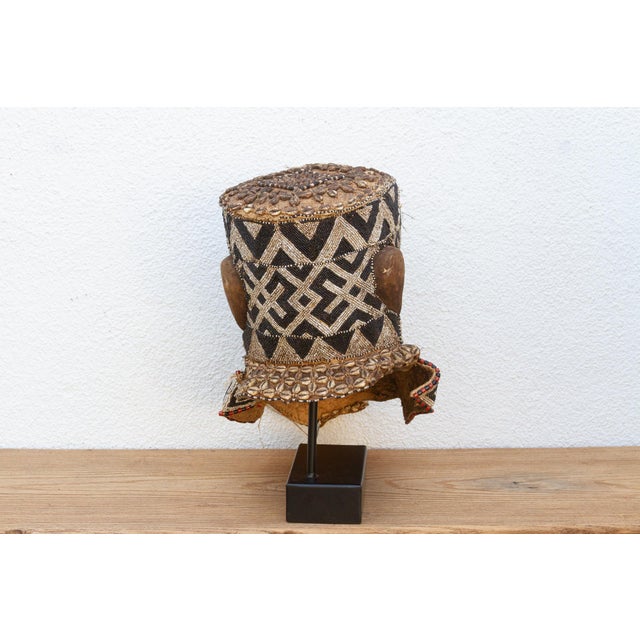 Black & White Beaded African Mask For Sale - Image 4 of 12