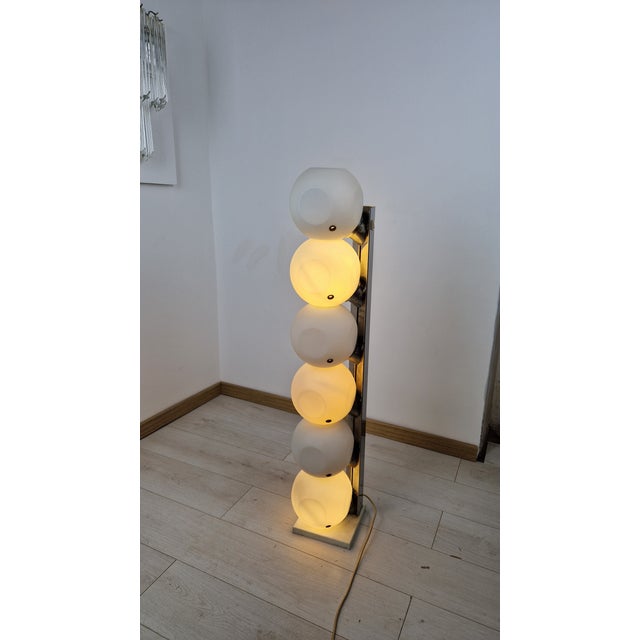 P440 Floor Lamp in Opaline Glass and Metal from Lumi, 1970s For Sale - Image 13 of 16