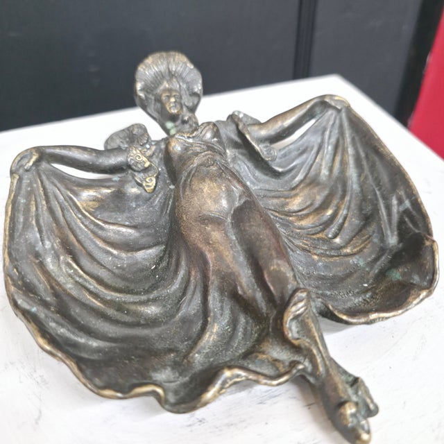 Early 20th Century Art Nouveau Style Bronze Figural Vide-Poche Trinket Dish For Sale - Image 10 of 10