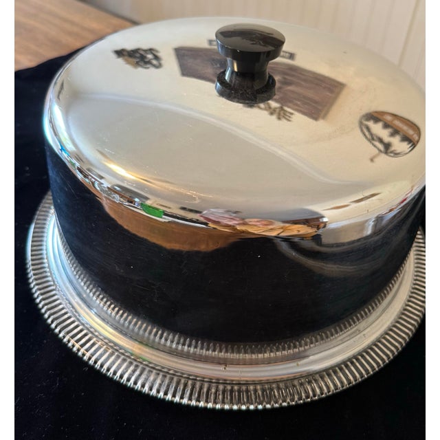 This is a wonderful serving piece for keeping your cakes, cookies, pastries and other desserts fresh and protected. It...