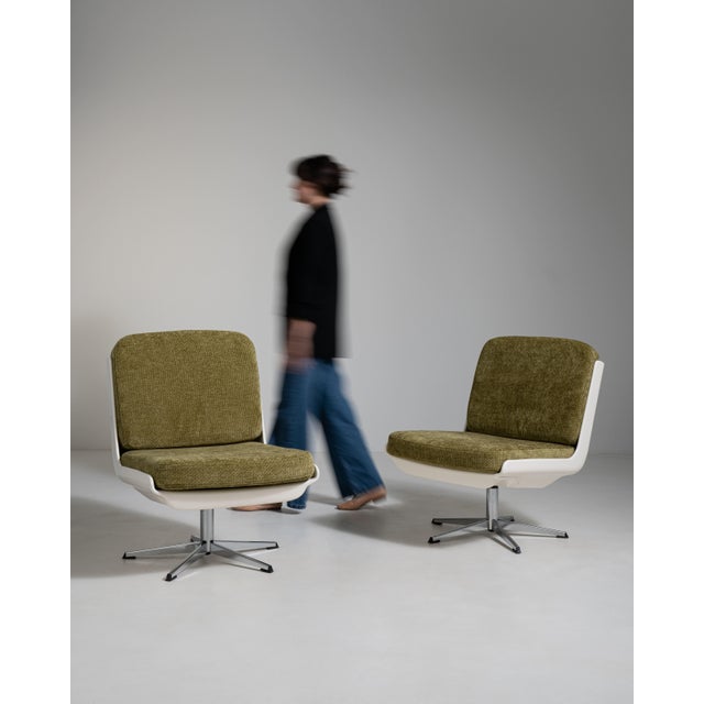 Pair of Variopur Space Age Upholstered Swivel Chairs, Antique, Germany, Circa 1970 For Sale - Image 13 of 14