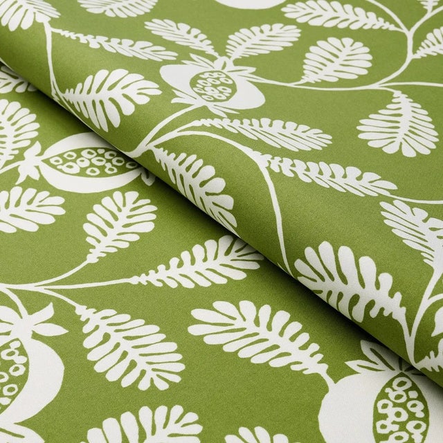 Schumacher Schumacher Lanzadera Vine Indoor/Outdoor Fabric in Honeydew For Sale - Image 4 of 4