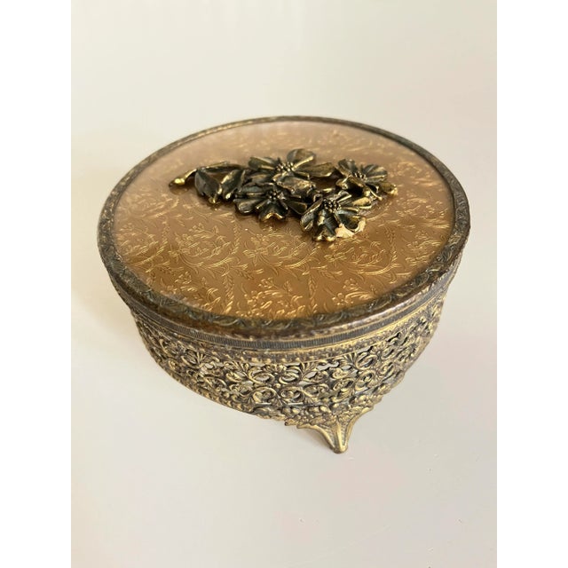 1920s Early 20th Century Italianate Gilded Powder Box For Sale - Image 5 of 11