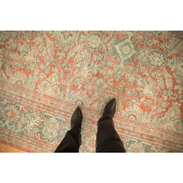 :: Repeating covered field in trefoil outwardly directed floral bouquets, scrolled leaves and floral top views. Meandering...