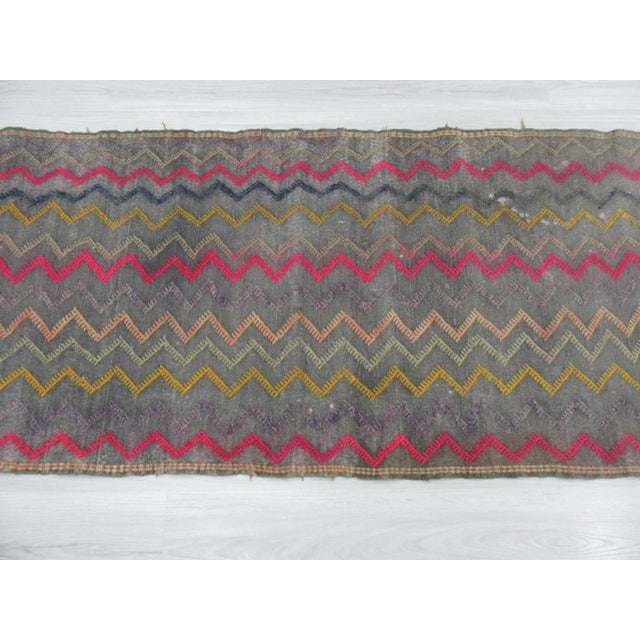 Turkish 1960s Vintage Turkish Embroidered Cotton Kilim Rug - 2′11″ × 11′2″ For Sale - Image 3 of 6