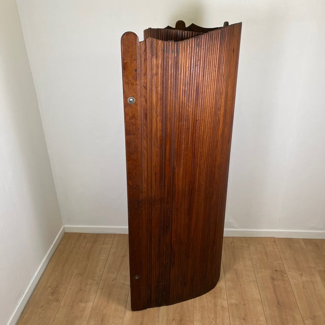 1930s Undulating Screen with Pine Slats, 1930 For Sale - Image 5 of 17