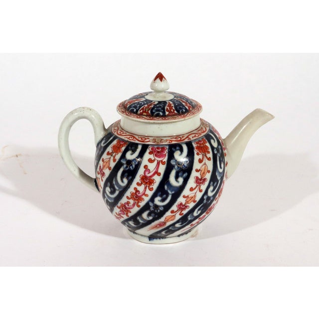 First Period Worcester Porcelain Queen Charlotte Pattern Teapot & Cover For Sale - Image 12 of 12