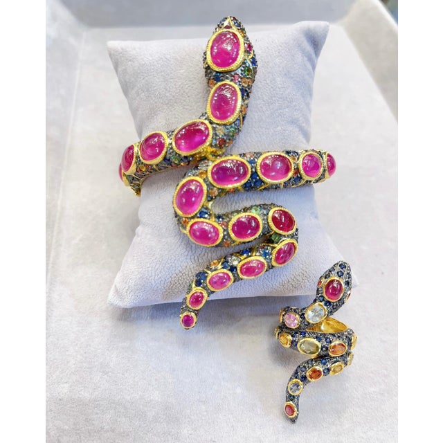 Gold Bochic “Orient” Vintage Serpent Fancy Sapphire & Ruby Bangle - 18K Gold & Silver For Sale - Image 8 of 14