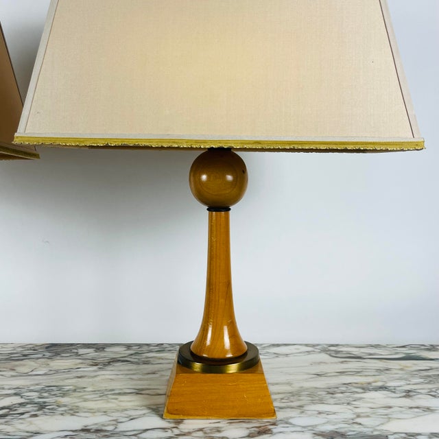 Art Deco Pair of 1950s Sycamore and Gilt Bronze Art Déco Lamps - André Arbus For Sale - Image 3 of 10