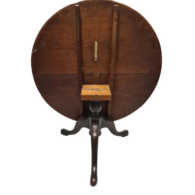 Antique Queen Anne Tilt Top Table, 19th Century For Sale In New York - Image 6 of 7