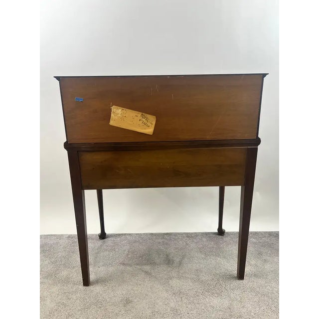 Queen Anne Style Pennsylvania House Secretary Writing Desk in Cherry Wood For Sale - Image 16 of 16
