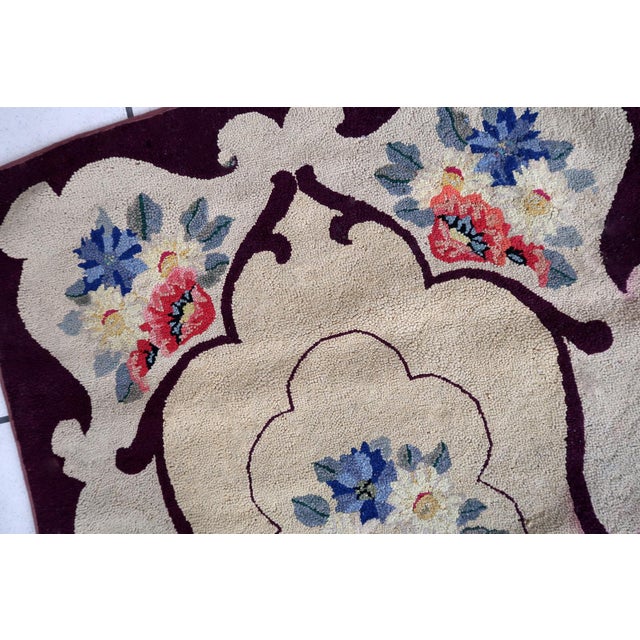 Handmade Antique American Hooked Rug 2.4' X 3.8' (76cm X 117cm) 1900s For Sale - Image 4 of 8