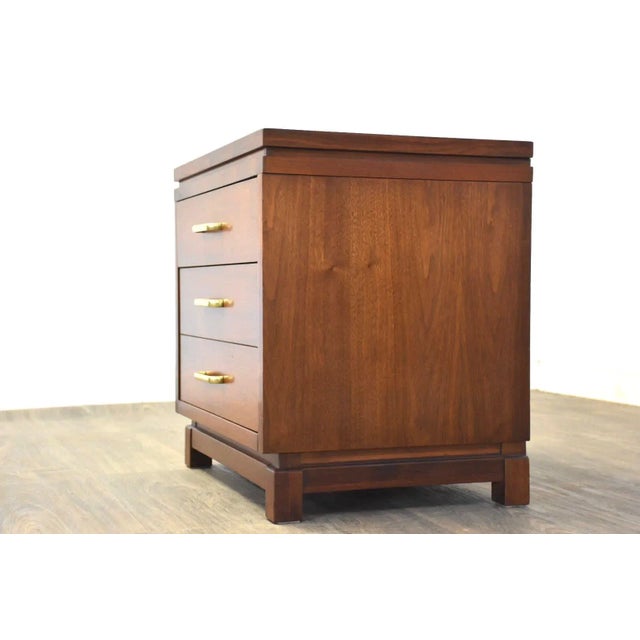 Mid-Century Modern Ramseur Walnut Nightstand For Sale - Image 3 of 8