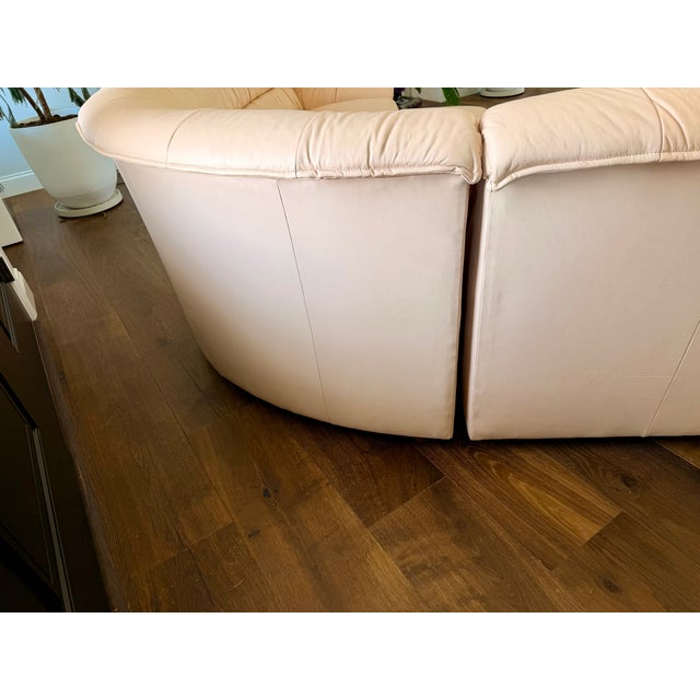Vintage Leathercraft Sculptural Curved Leather Sectional With Dual Ottomans – Luxury Conversation Sofa For Sale - Image 13 of 18