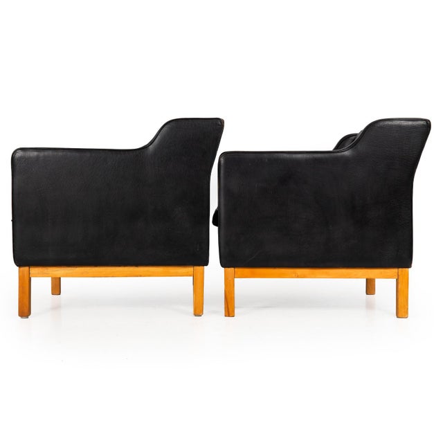 Pair of Mogens Hansen Mh195 Black Leather Armchairs With Ottoman Stool For Sale - Image 4 of 18