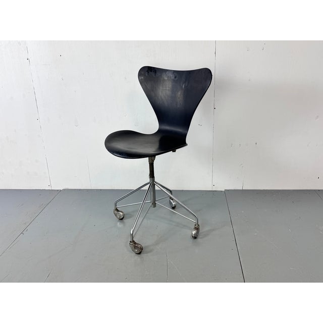 Vintage Early 3117 Swivel Desk Chair by Arne Jacobsen for Fritz Hansen, 1955 For Sale - Image 6 of 15