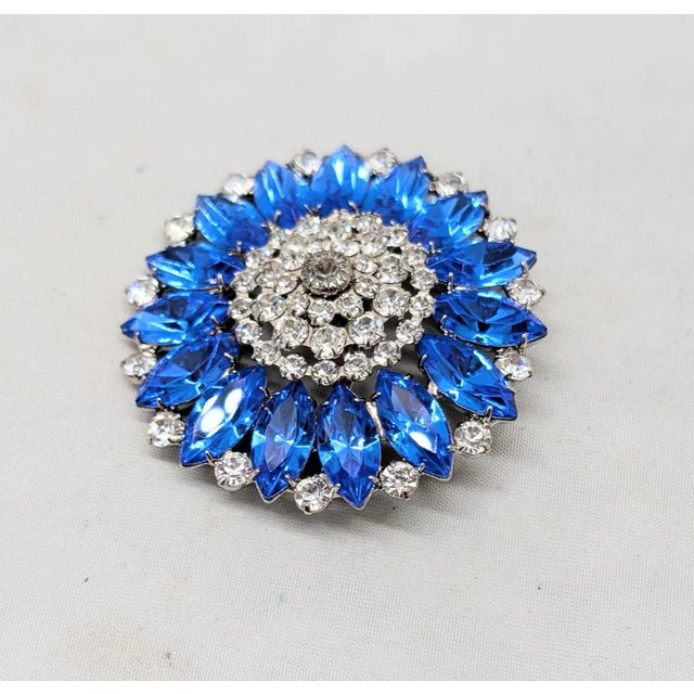 Mid-Century Modern Vintage 1960s Signed Hobe Rhodium Plated Marquise Faux-Sapphire & Clear Rhinestone Brooch For Sale - Image 3 of 6