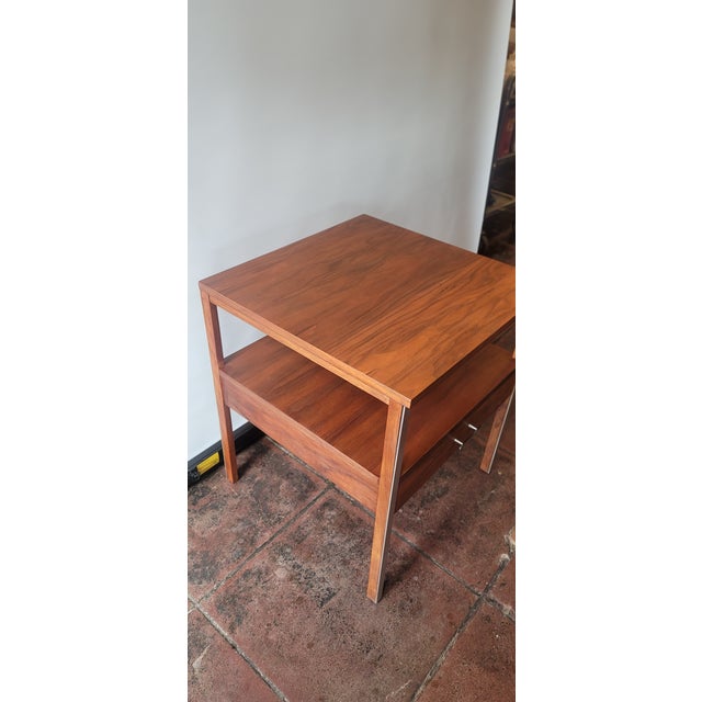 Mid Century Walnut Paul McCobb Calvin "Linear Group" Nightstand or End Table With Drawer For Sale In San Diego - Image 6 of 9