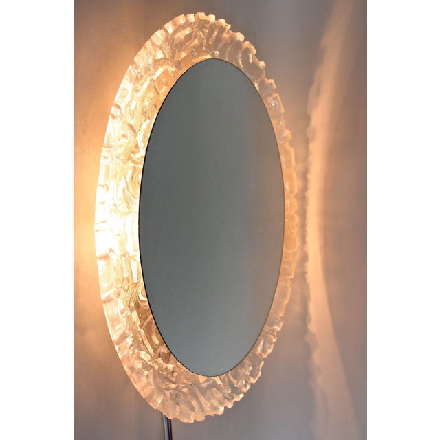 Mid-Century Modern Oval Acrylic Wall Mirror, 1970 For Sale - Image 4 of 18