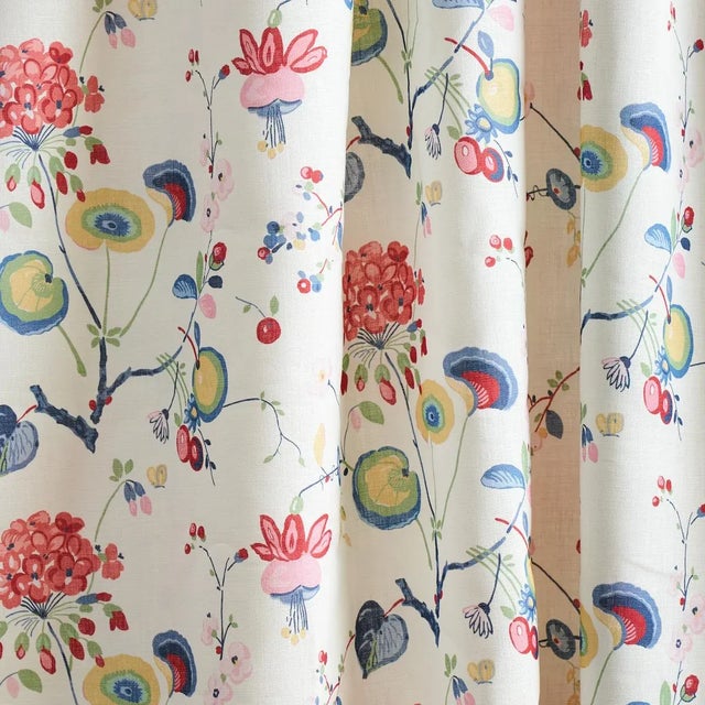 Schumacher Sample - Schumacher Vasily Linen Fabric in Multi For Sale - Image 4 of 6