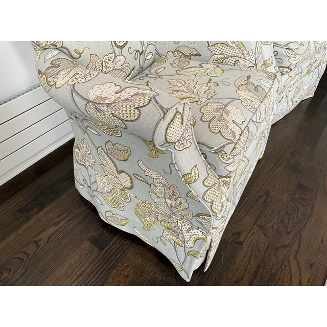 Late 20th Century Pair of Craftmaster Upholstered Swivel Arm Chairs in Botanical Print For Sale - Image 4 of 10