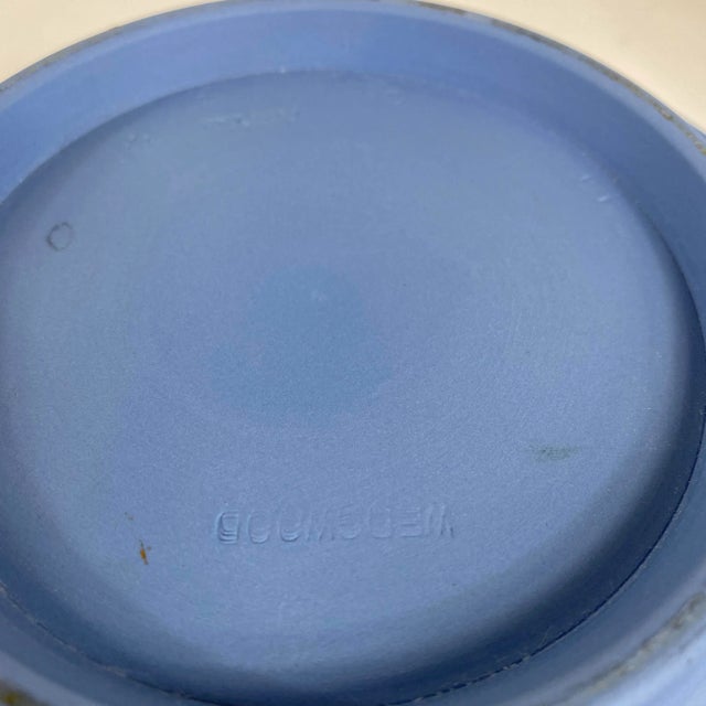 English Wedgwood Jasperware Blue and White Bowl For Sale In New York - Image 6 of 8
