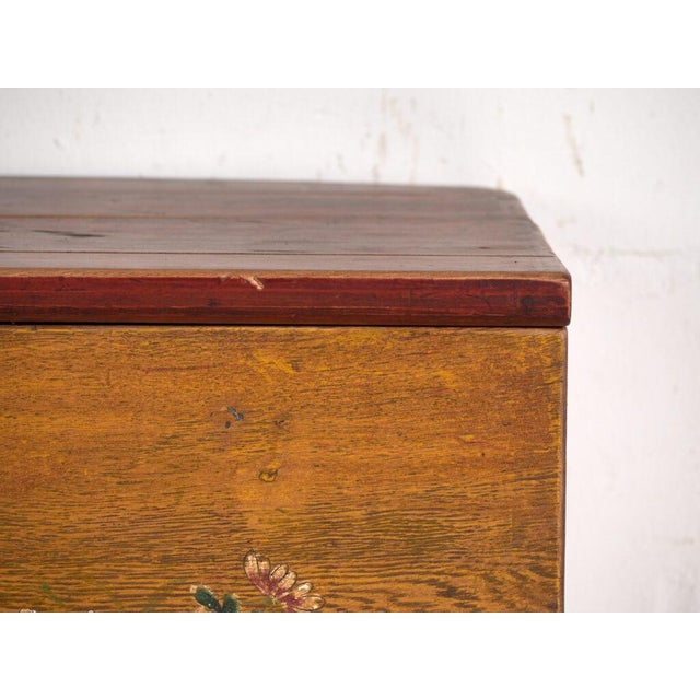 Wood Chinese Trunk with Painted Flowers in Elm, 1900 For Sale - Image 7 of 12